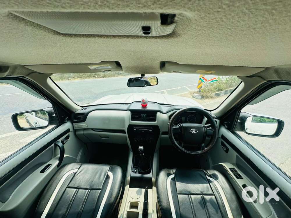 Mahindra Scorpio S4, 2016