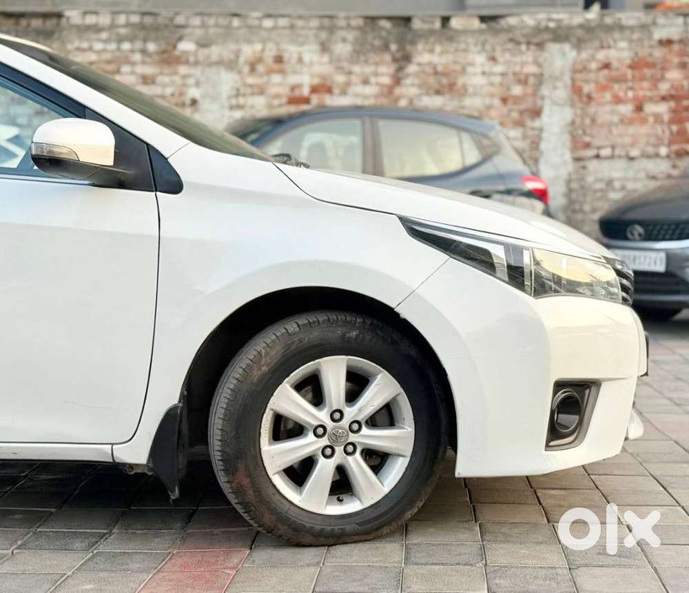Toyota Corolla Altis 2013-2017 G At, 2014, Petrol