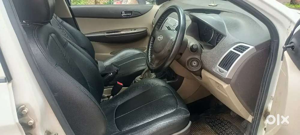 Hyundai I20 Magna Petrol 2012
