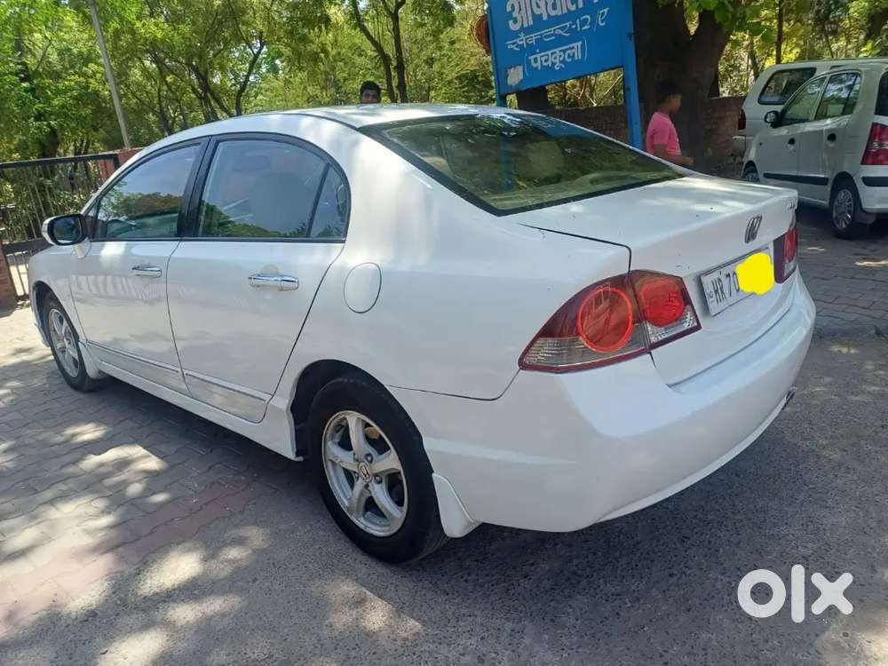 Honda Civic 1.8
 Petrol 2031 Tak Pass
1st Owner 
Sunroof 
All Original