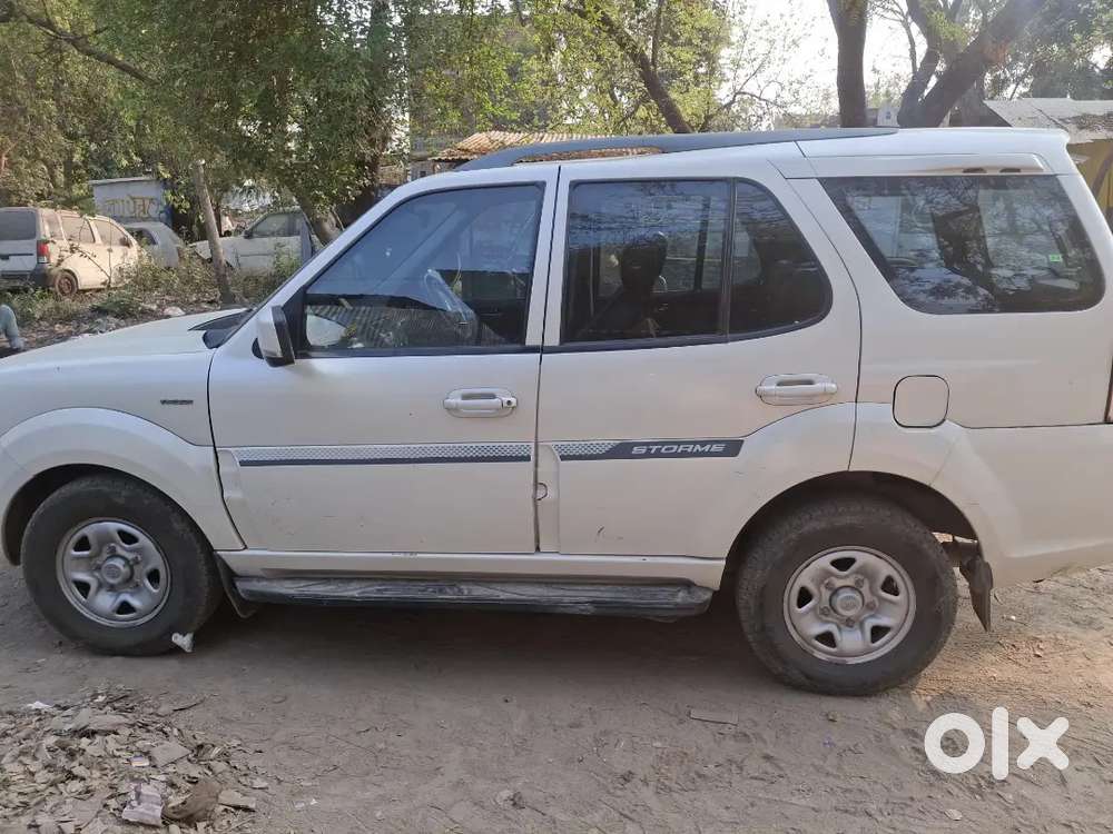 Tata Safari Storme 2018
