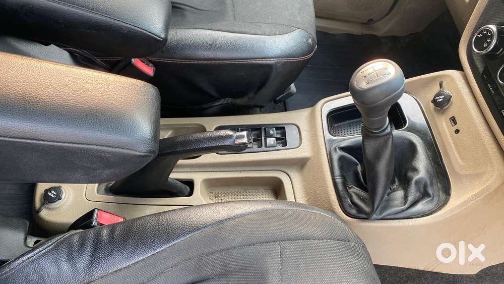 Mahindra Tuv 300 T10, 2018, Diesel