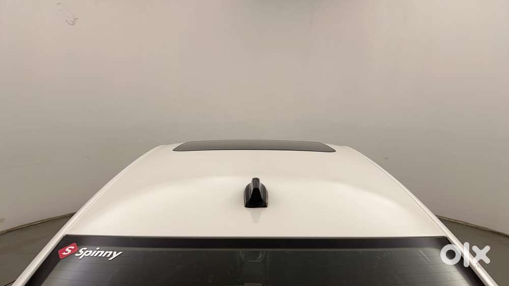 Skoda Slavia Style 1.0l Tsi Mt, 2023, Petrol