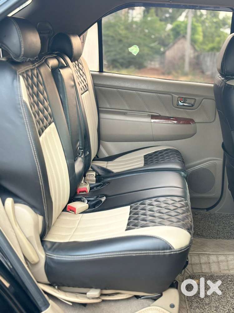 Toyota Fortuner 4x2 Manual, 2011, Diesel