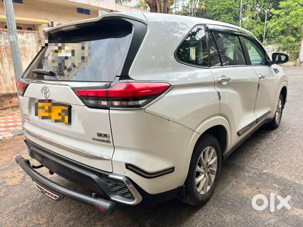 Toyota Innova Hycross 2024 Petrol 60000 Km Driven