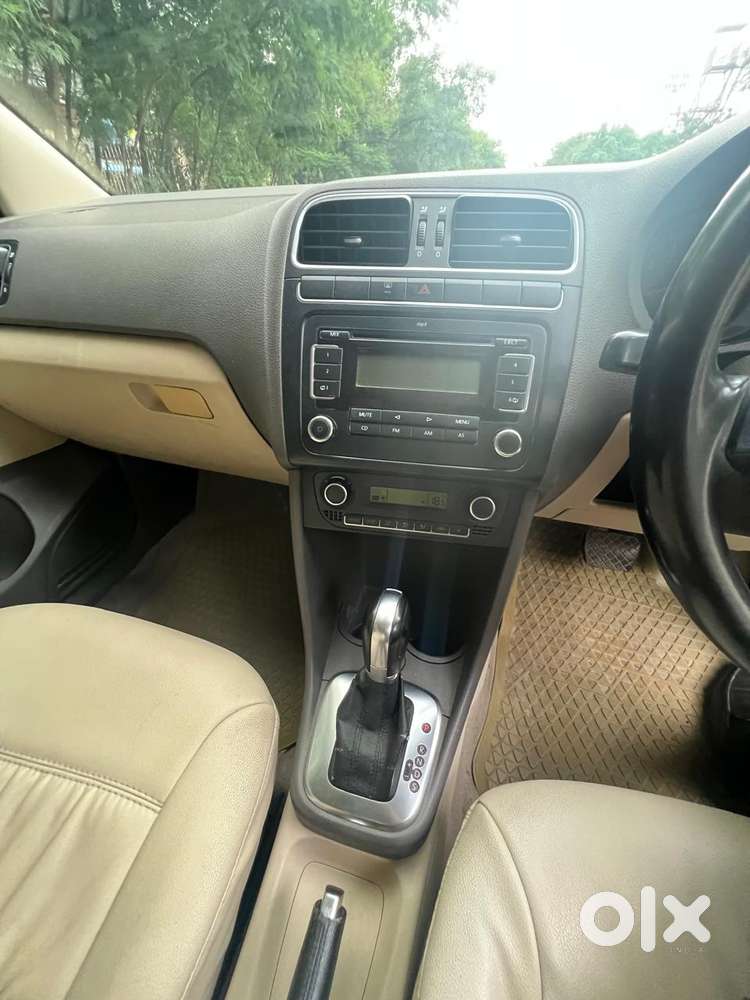Volkswagen Vento 2010-2013 Petrol Highline, 2011, Petrol