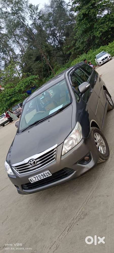 Fully Loaded Innova With Less Mileage