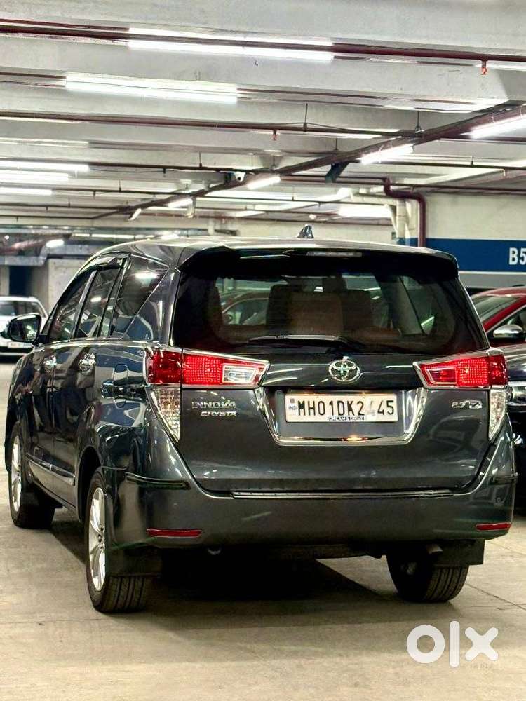 Toyota Innova Crysta