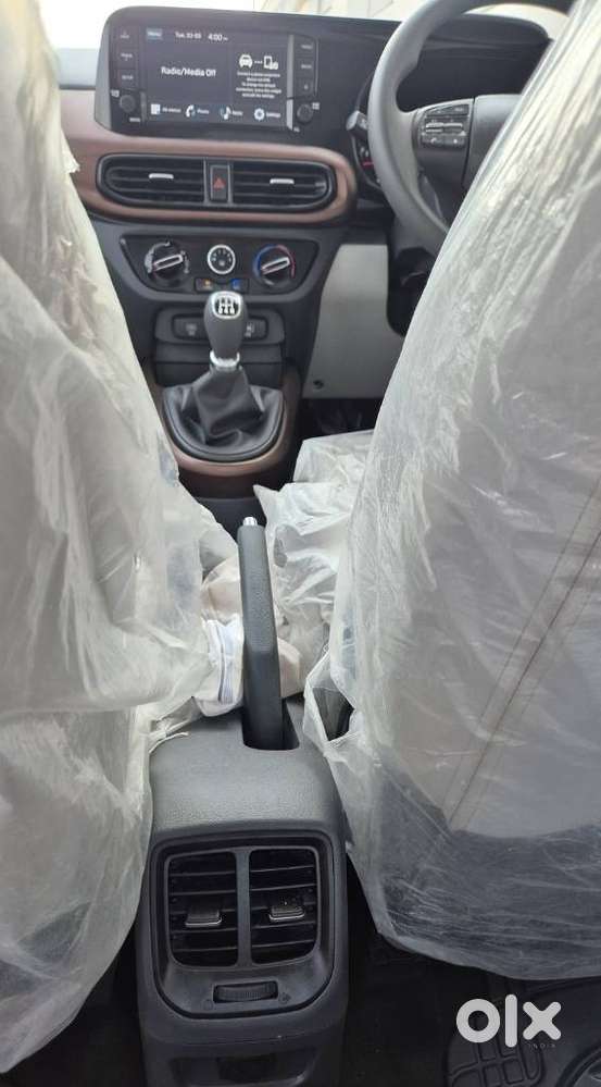 Hyundai Aura Sx 1.2 Cng, 2025, Cng & Hybrids