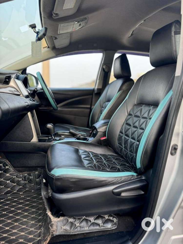 Toyota Innova Crysta 2.8 Gx At 8 Seater, 2016