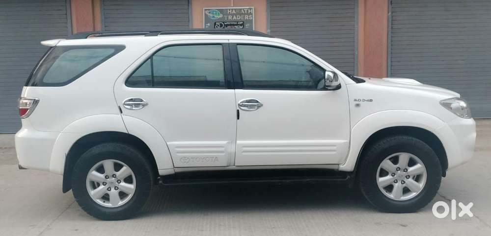 Toyota Fortuner 4x4 At, 2010, Diesel