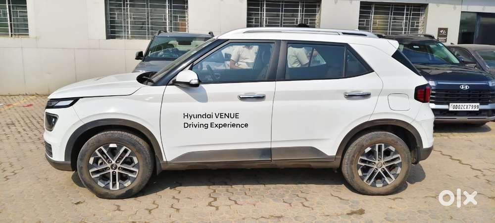 Hyundai Venue, 2023, Petrol