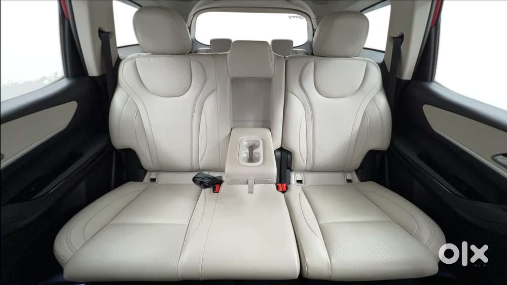 Mahindra Xuv700 2.2 Ax 7 Diesel At Luxury Pack Str, 2022, Diesel