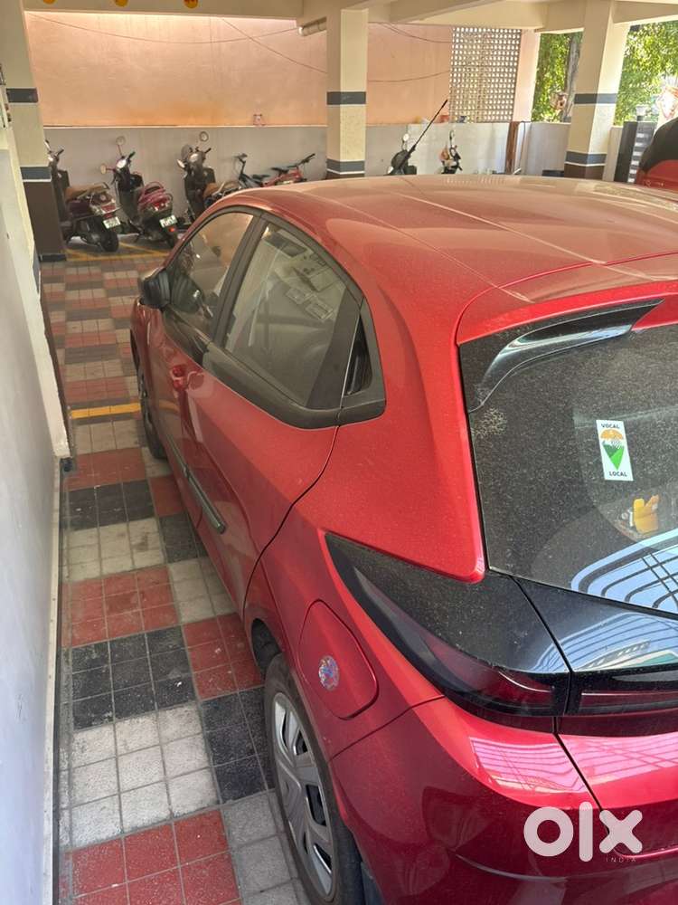 Tata Altroz 1.2 Petrol 2021