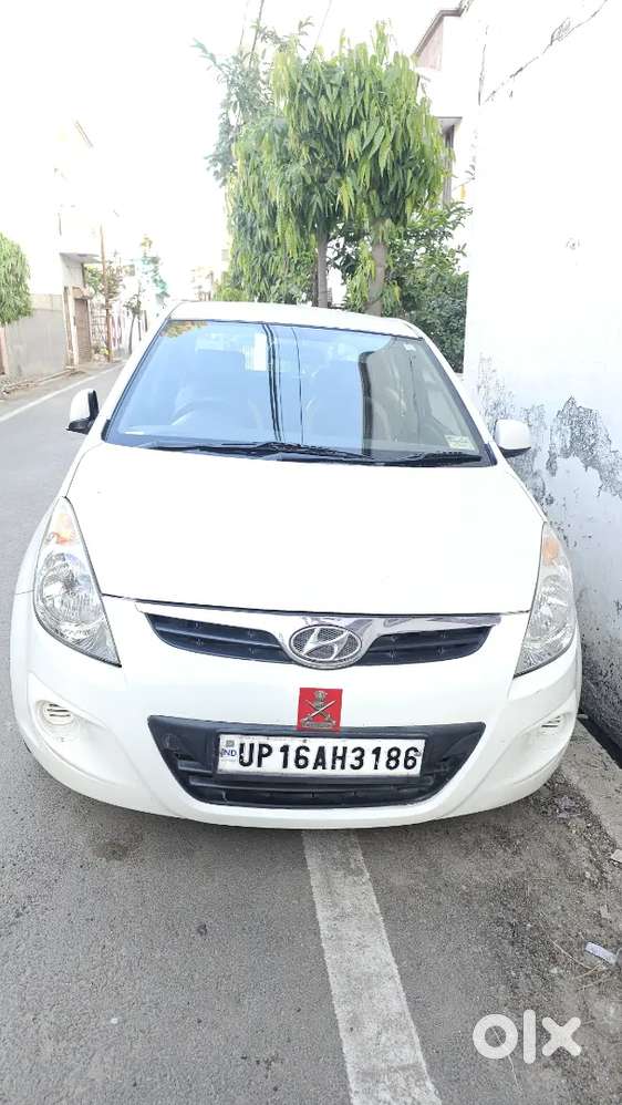 Hyundai I20 2012 Diesel Well Maintained Army Person Car