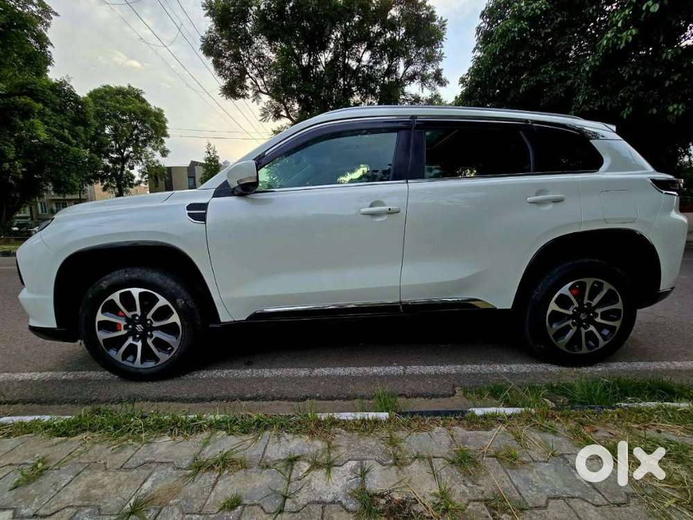 Maruti Suzuki Grand Vitara 1.5 Alpha Plus Intelligent Hybrid Ecvt, 2..