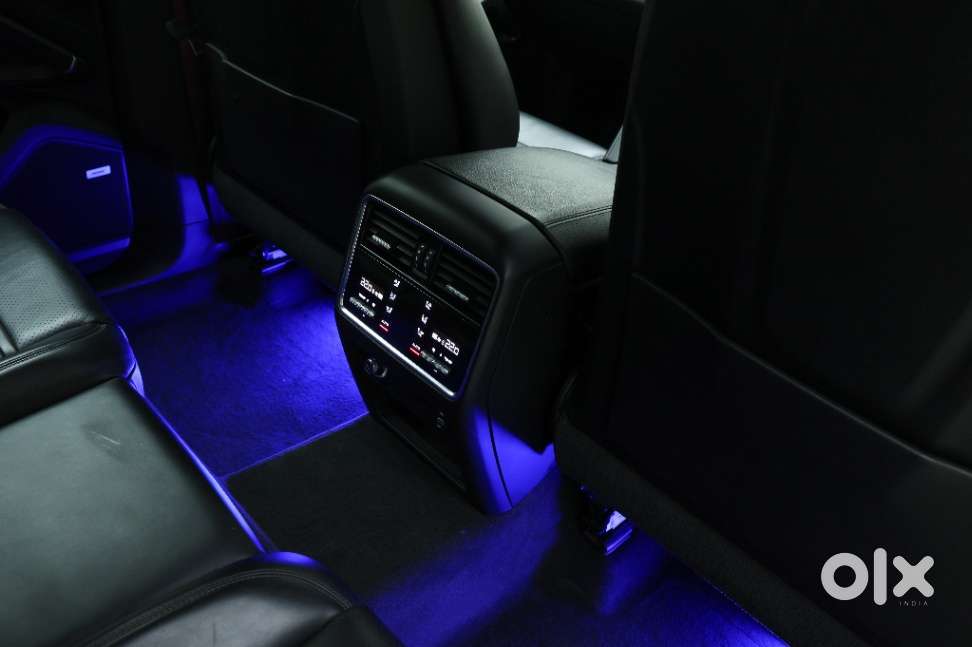 Porsche Cayenne Platinum Edition, 2022, Petrol