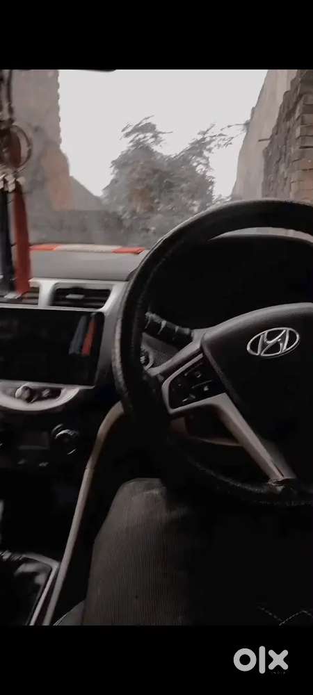 Hyundai Verna Fluidic 1.6 2012