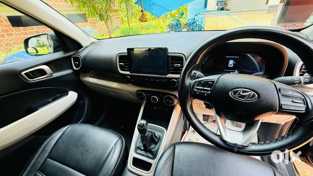 Hyundai Venue Petrol 2023