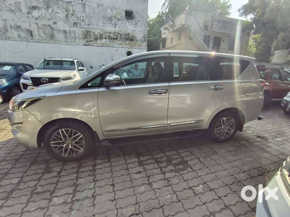 Toyota Innova Crysta 2.8z Automatic, 2017, Diesel