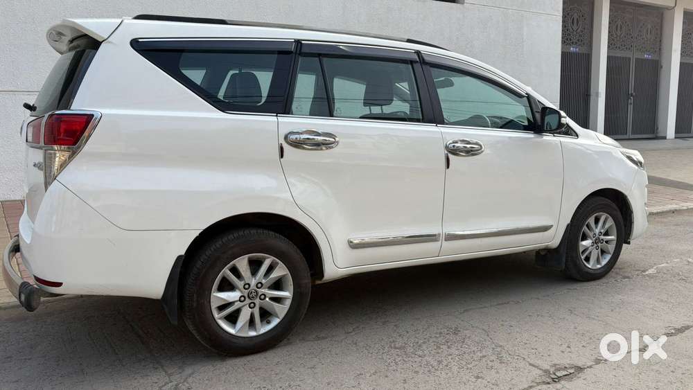 Toyota Innova Crysta 2.5z, 2017, Diesel