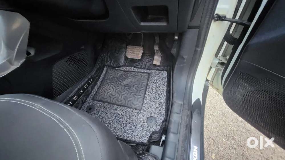 Tata Nexon &ndash;  Petrol
Automatic (second Top Model)