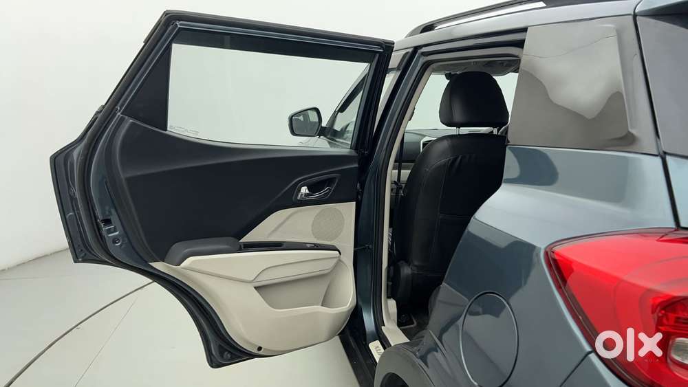 Mahindra Xuv300 W8, 2022, Petrol