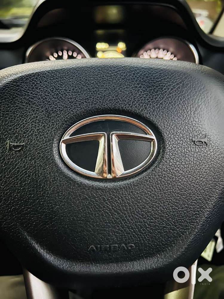 Tata Hexa 2.2 Xta 4x2 7 Str Dual Tone, 2017, Diesel