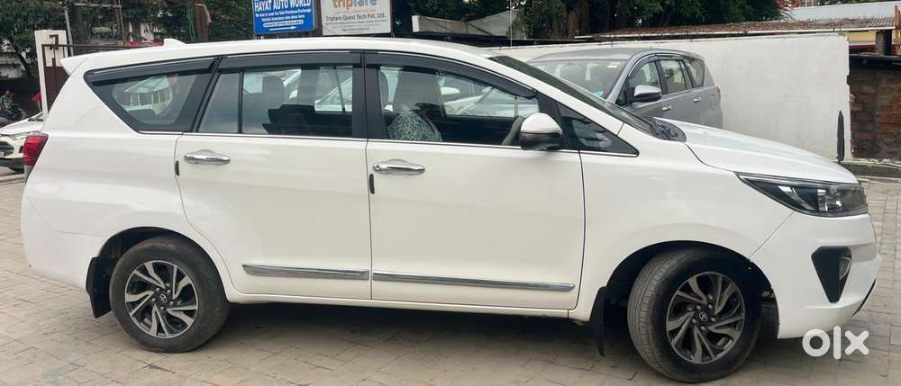 Toyota Innova Crysta 2.4 G Mt, 2022, Diesel