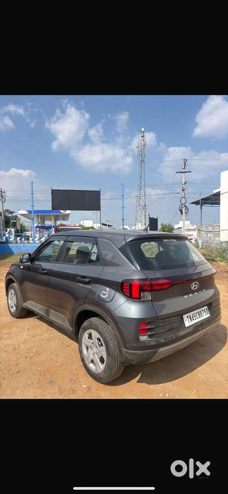 Hyundai Venue E, 2022, Petrol