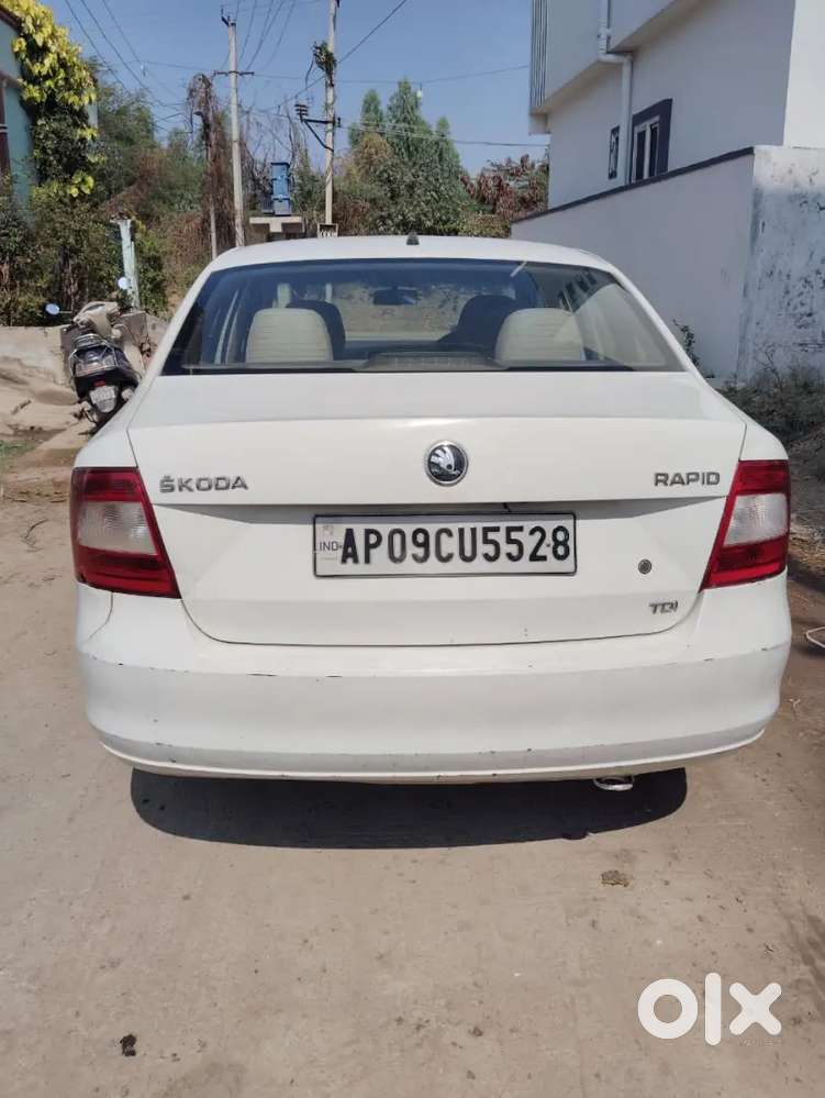 Skoda Rapid Elegance 2013 Diesel Manual