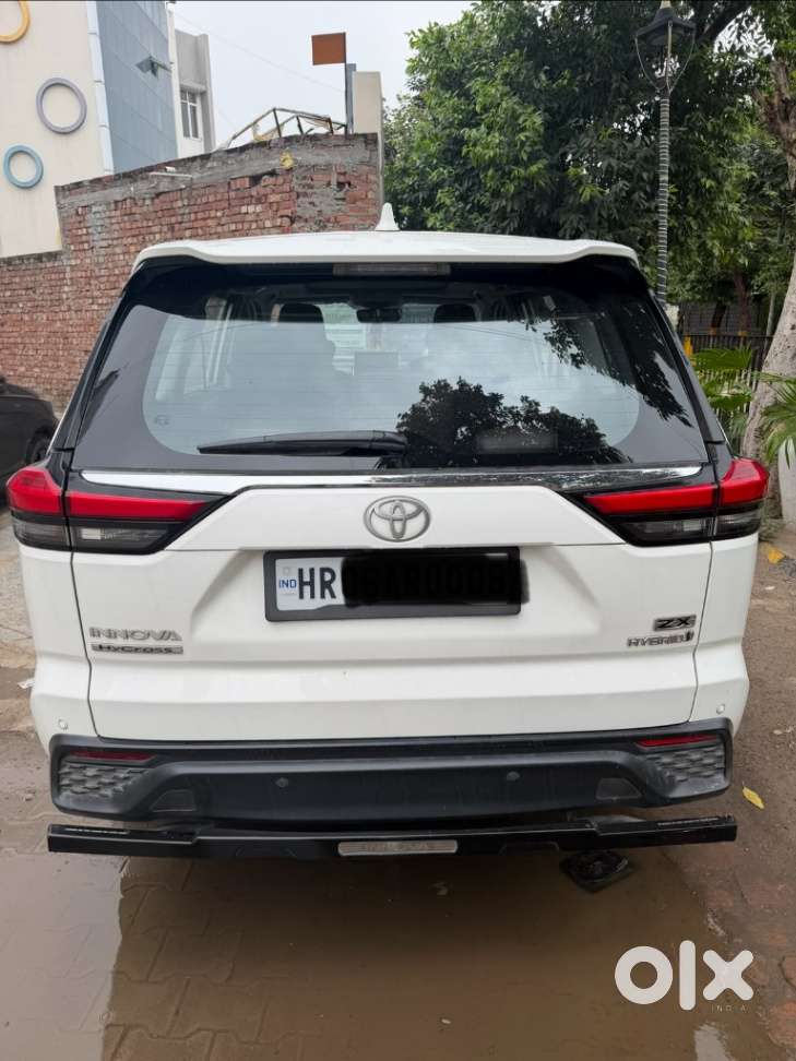 Toyota Innova Hycross 2.0 Zx Hybrid 7 Str, 2024, Petrol