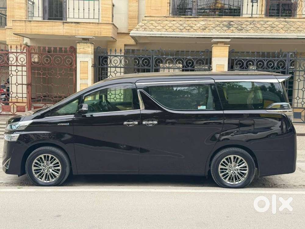 Toyota Vellfire 2.5 Executive Lounge, 2020, Petrol