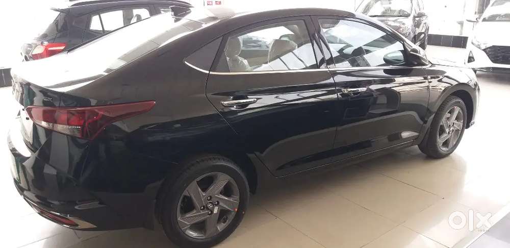Black Verna Sx 1.5 Mt Petrol 2021