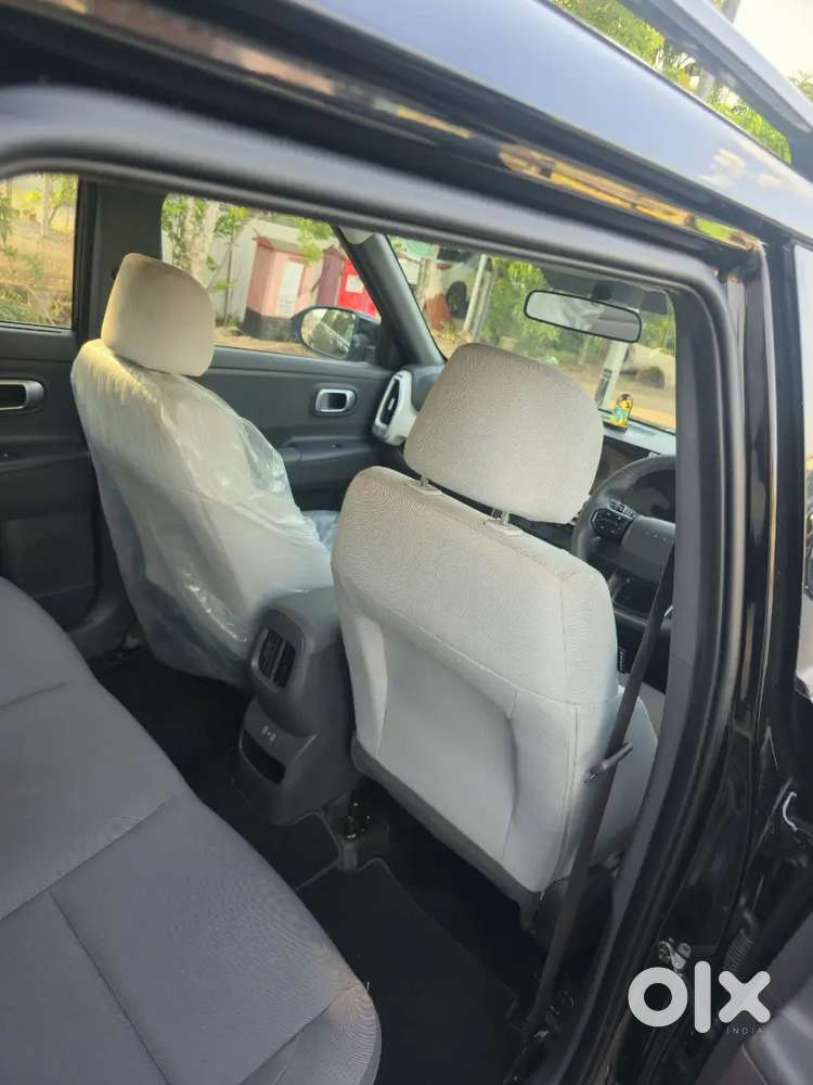 Hyundai Venue Hx7 Black Colour (diesel Manual Top Variant)