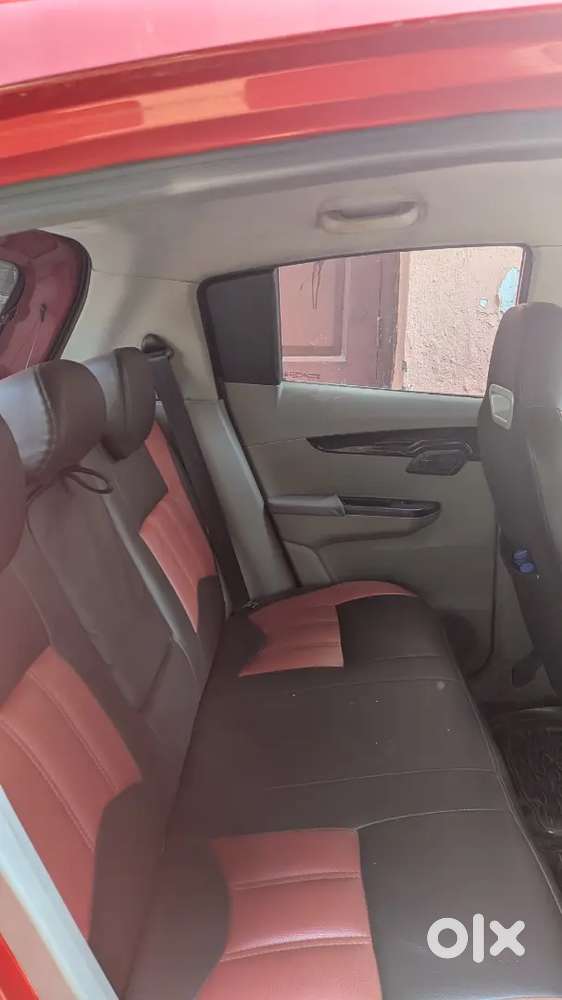 Mahindra Kuv 100 K8 6 Seater