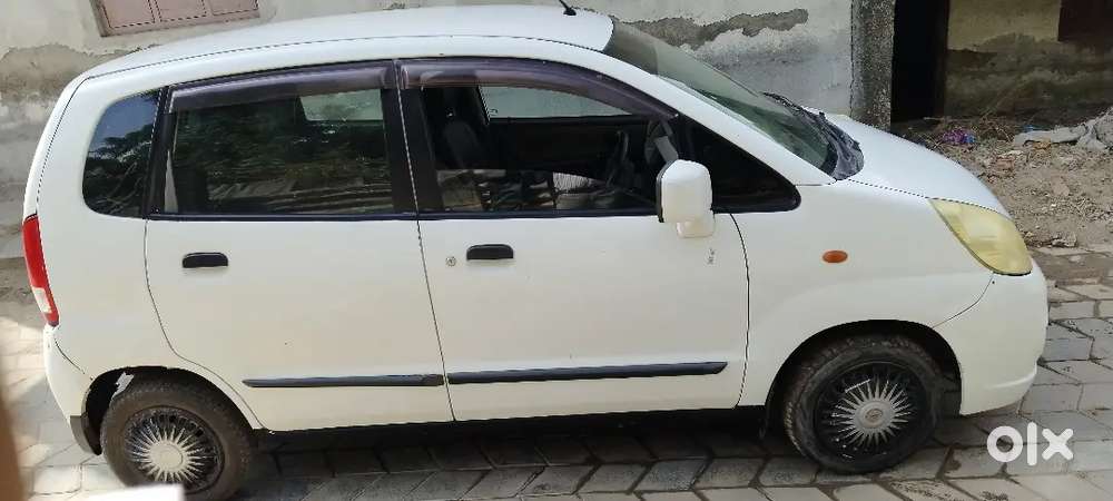 Maruti Suzuki Zen Estilo 2010