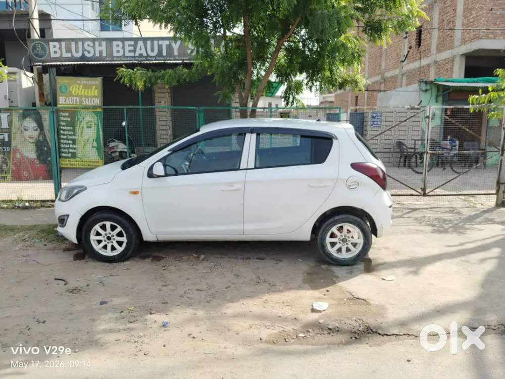 Hyundai I20 2012 Cng & Hybrids 63000 Km Driven