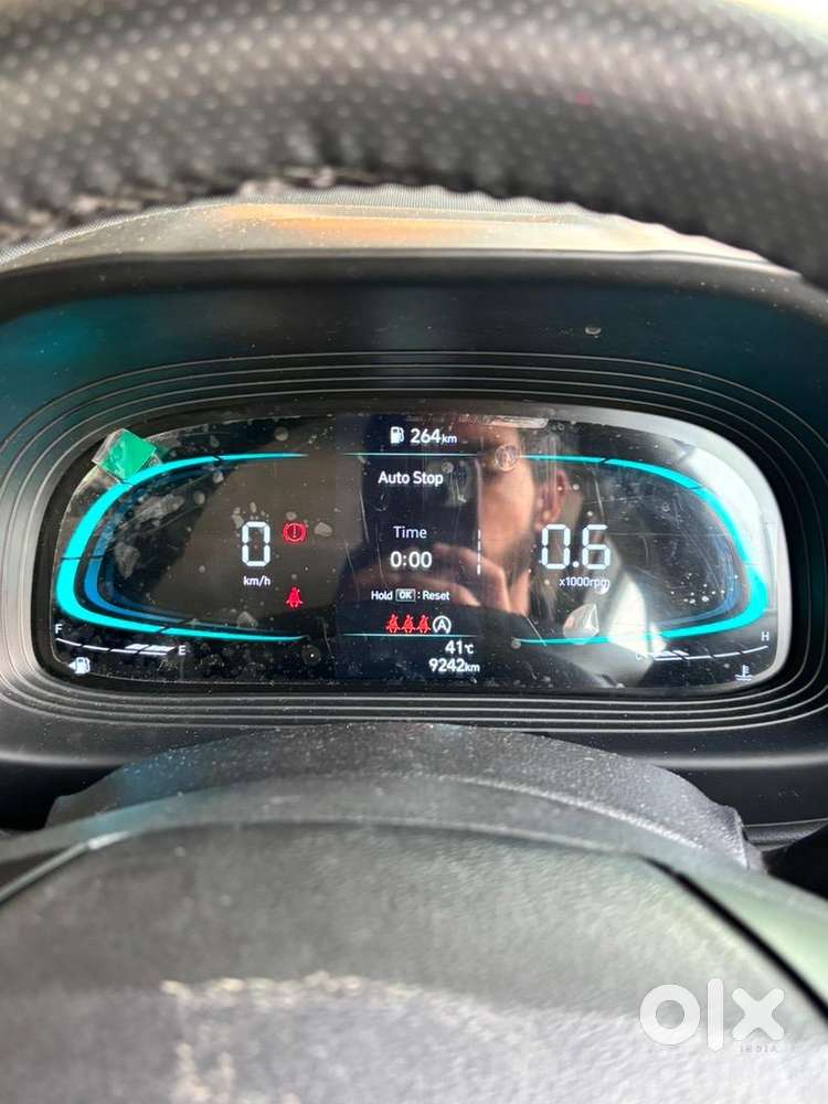 Hyundai Venue 2025 Petrol 9100 Km Driven