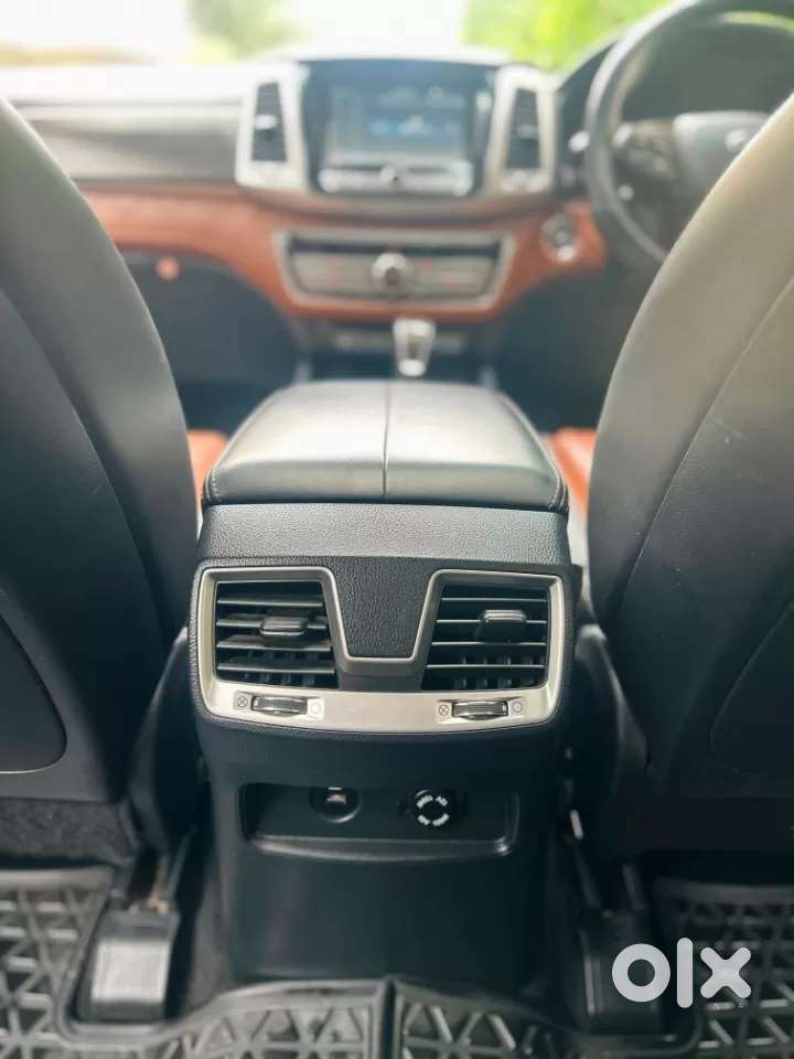 Mahindra Alturas G4 4wd At, 2019, Diesel