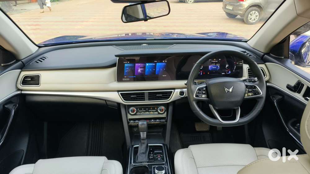 Mahindra Xuv700 2.0 Ax 7 Petrol At Luxury Pack Str, 2022, Petrol