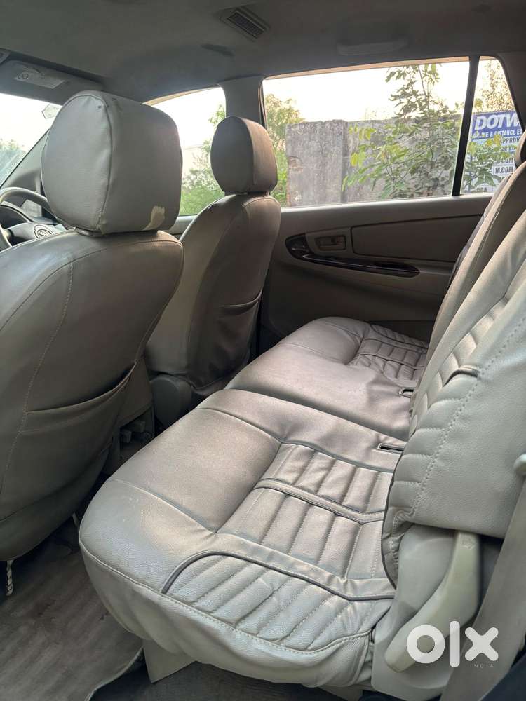 Toyota Innova 2.5 G (diesel) 8 Seater, 2012, Diesel