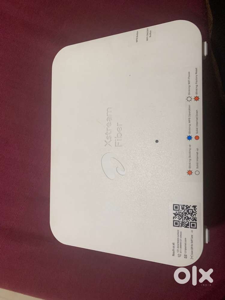 Airtel Xstream Fiber dual-band Wi-Fi router and Router