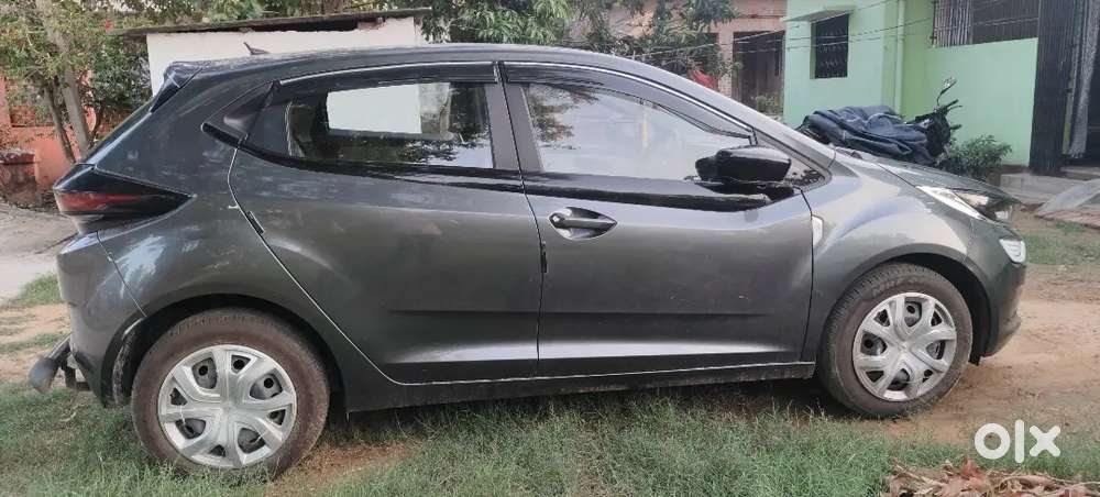 Tata Altroz 2025 Petrol 10000 Km Driven