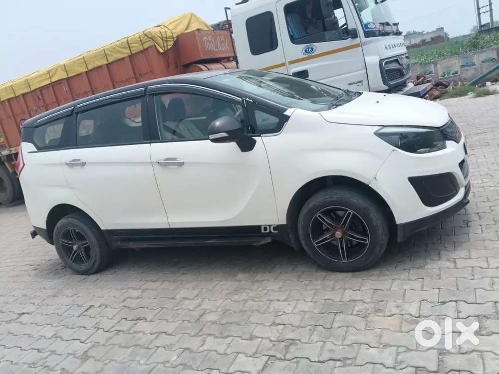 Mahindra Marazzo