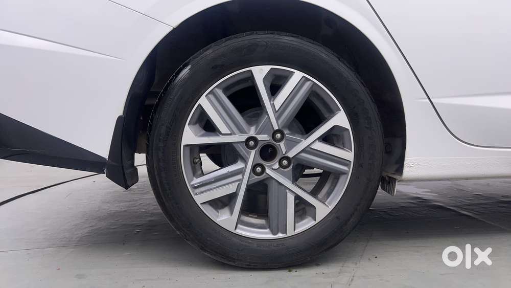 Hyundai Verna 1.5 Sx (o) Vtvt Ivt, 2023, Petrol