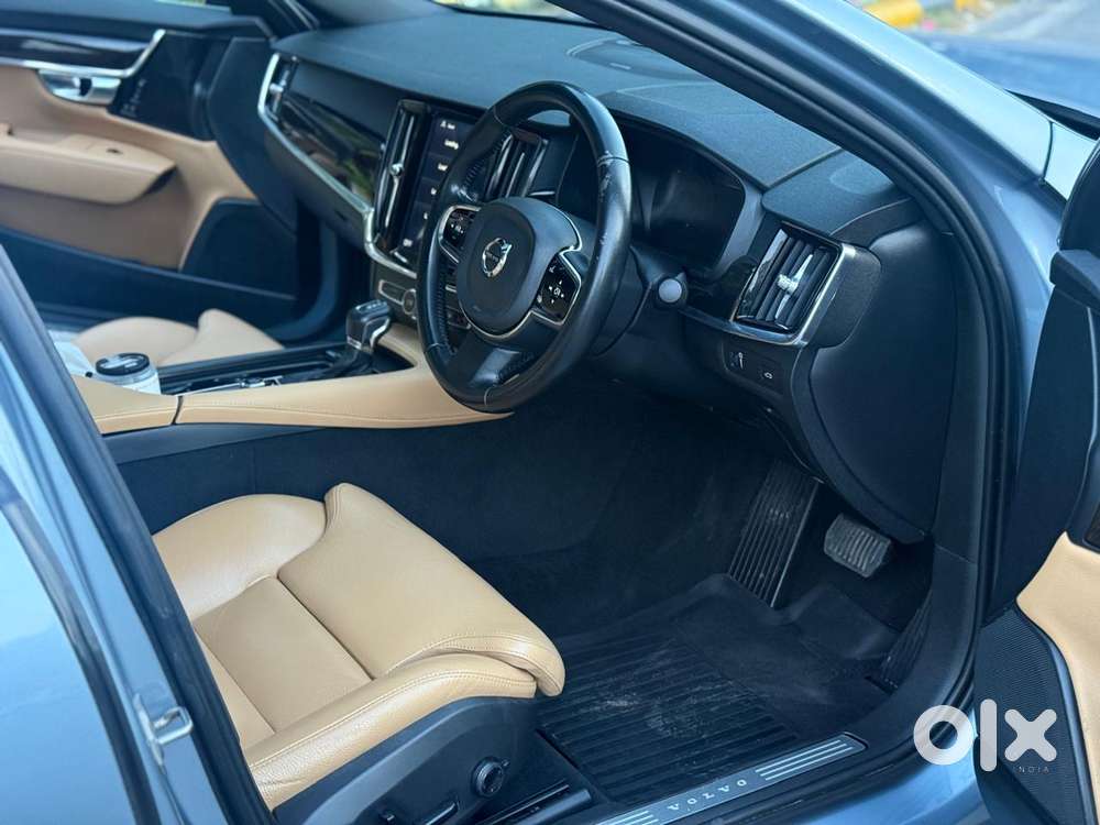 Volvo S90 D4 Momentum, 2019, Diesel