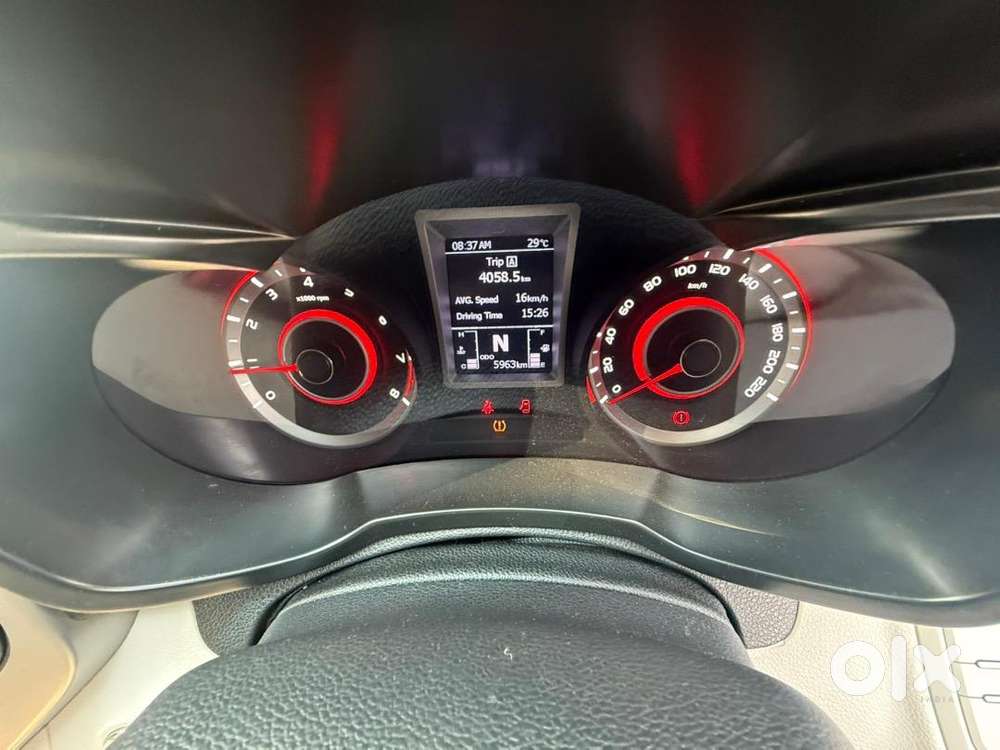Almost New Mahindra Xuv300 W8(o)  Only 6,000 Km  Mint Condition