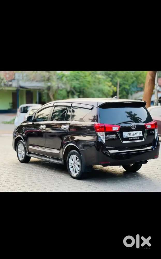Toyota Innova Crysta 2017 Diesel 150000 Km Driven