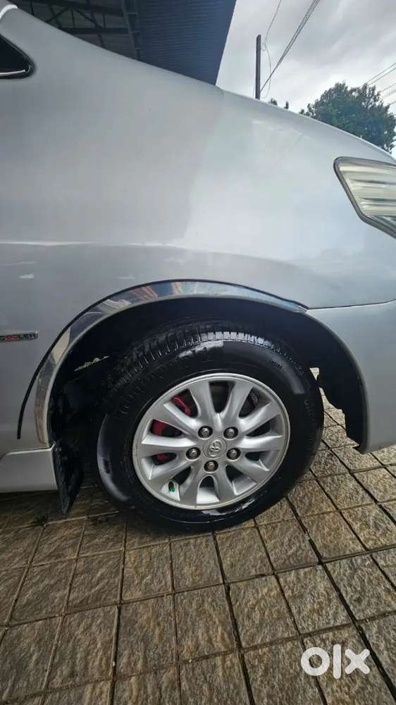 Toyota Innova 2.5 G 2014